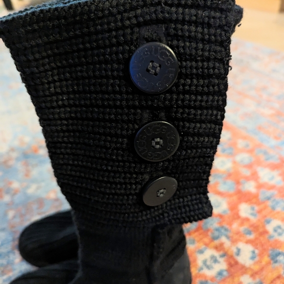 Ugg Women's 6 Classic Cardy Black Boots Thick Knit Knee or Ankle Boots Buttons - Picture 2 of 15